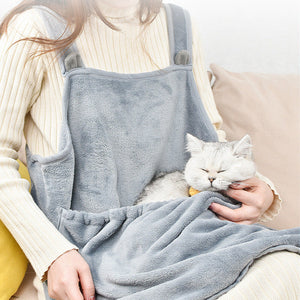 Experience Unmatched Convenience with the Pet Apron Carrier