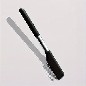 The Ultimate Pet-Friendly Eye Grooming Brush