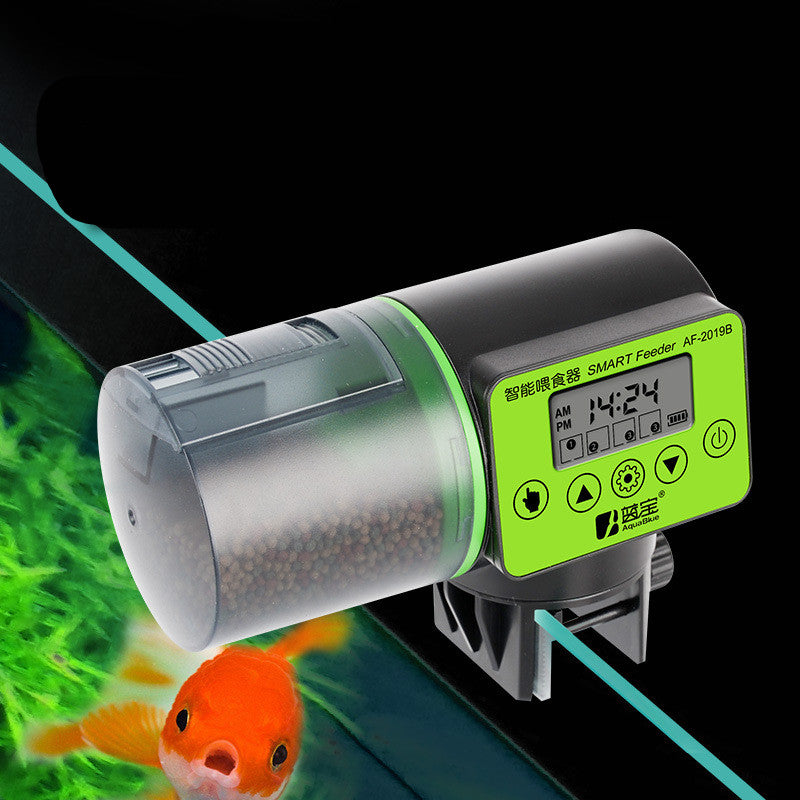 Large capacity fish feeder